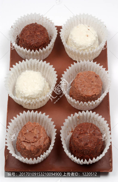 牛奶和白巧克力-匯圖網(wǎng) www.fosd68.com 牛奶和白巧克力