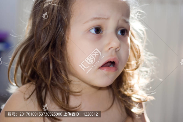 小女孩
