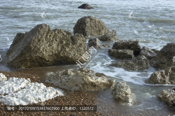 海中的巖石