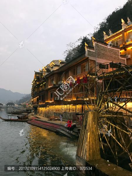 鳳凰古城-匯圖網(wǎng) www.fosd68.com 鳳凰古城