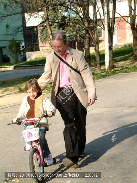 父親和女兒