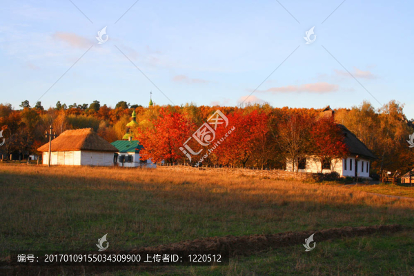 鄉(xiāng)村別墅在秋天的風景