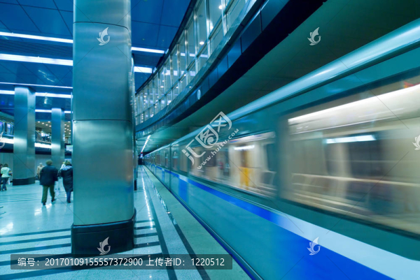 莫斯科地鐵乘客-匯圖網(wǎng) www.fosd68.com 莫斯科地鐵乘客