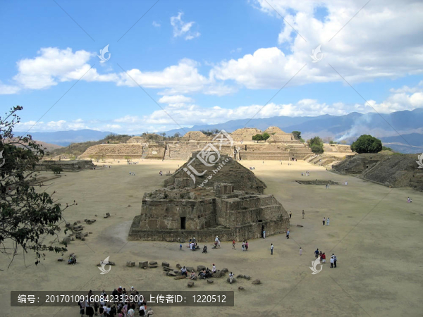 在主廣場遺址；Monte,Alban；墨西哥