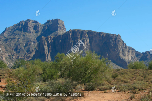 迷信山