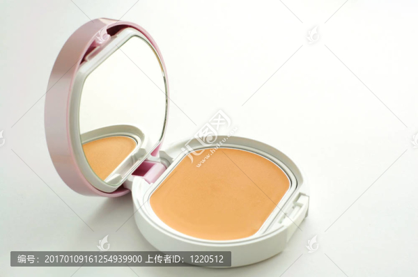 的面粉；化妝箱