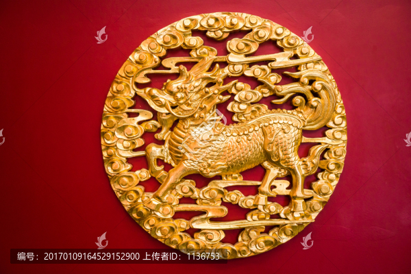 金色麒麟浮雕