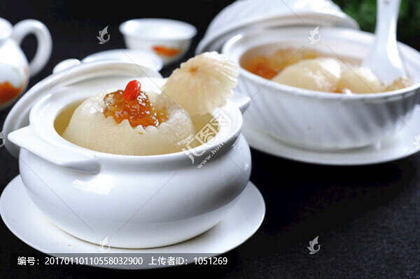 冰糖桃油雪梨盅