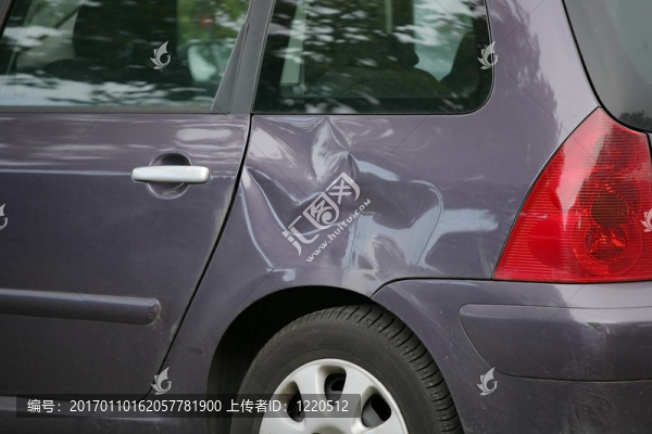 汽車側凹