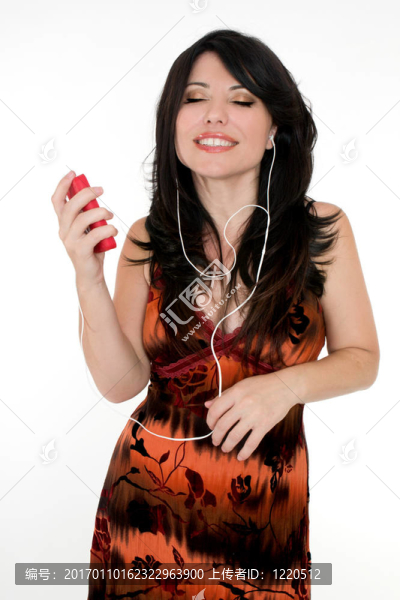 女孩聽音樂