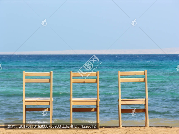 椅子.海。