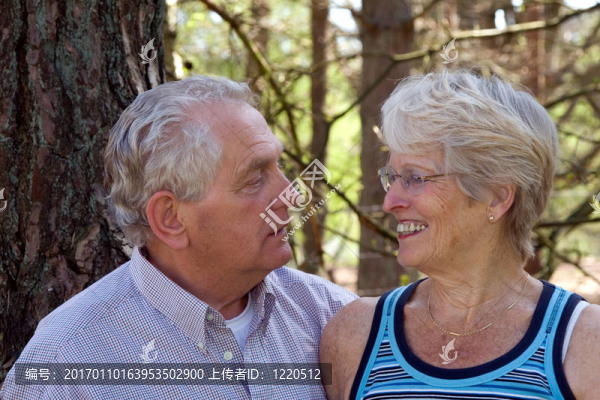 老年夫婦