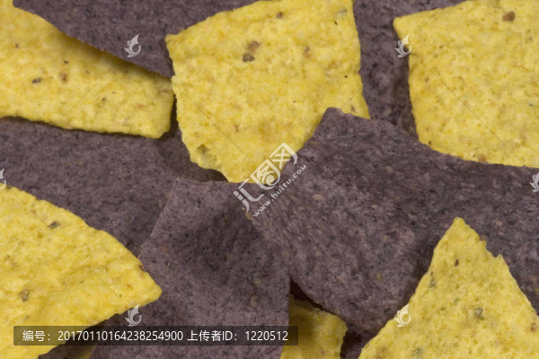 紫色和黃色的玉米片很好吃