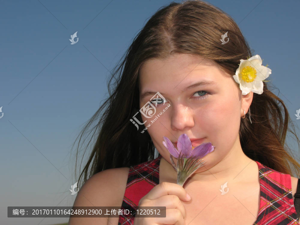 帶花的女孩