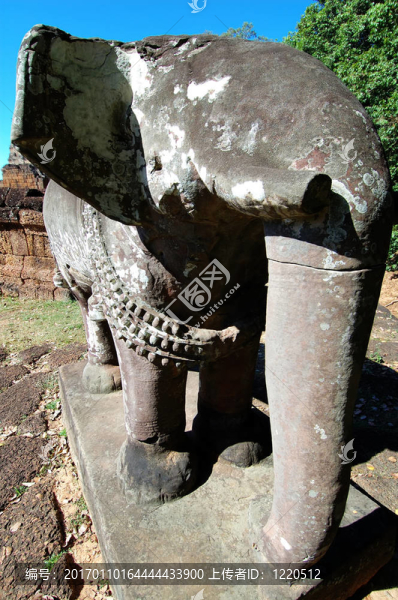 東湄本寺的大象雕像；柬埔寨