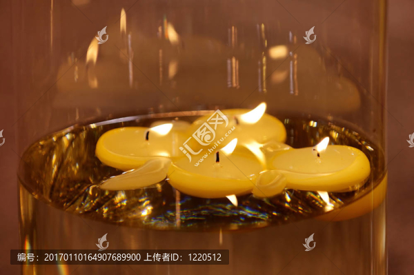 極度接近燃燒的蠟燭