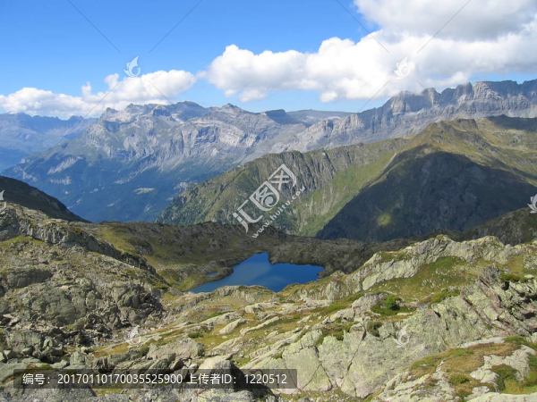 小的湖和山；Aiguillette,des,Houches；Brevent；法國(guó)；阿爾卑斯山