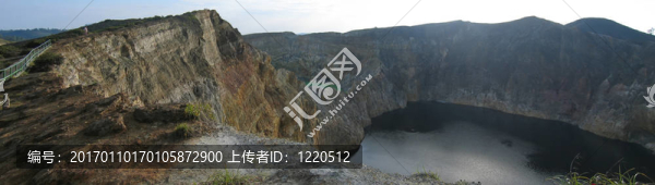 黑色的火山湖火山；柯麗牧土；弗洛里斯；印度尼西亞；全景