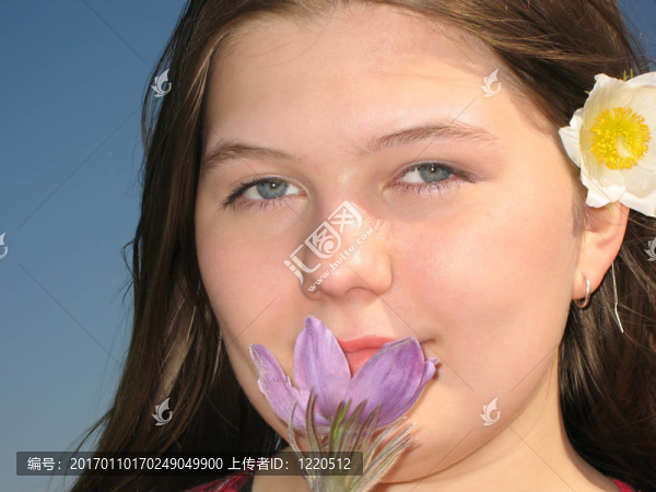 帶花的女孩