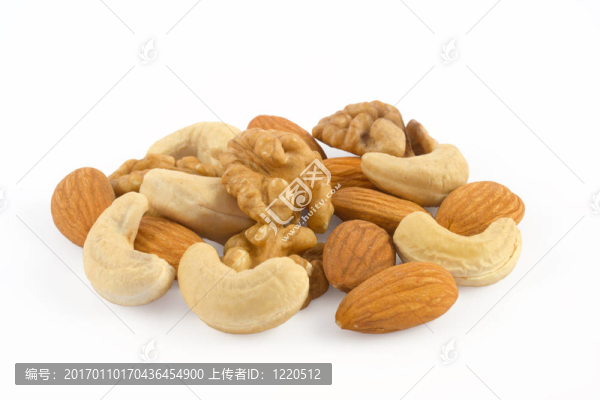 成堆的堅果近起來