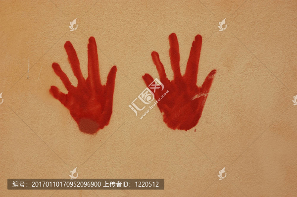 手在墻上