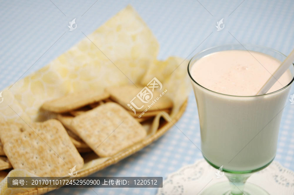 牛奶水果雞尾酒餅干