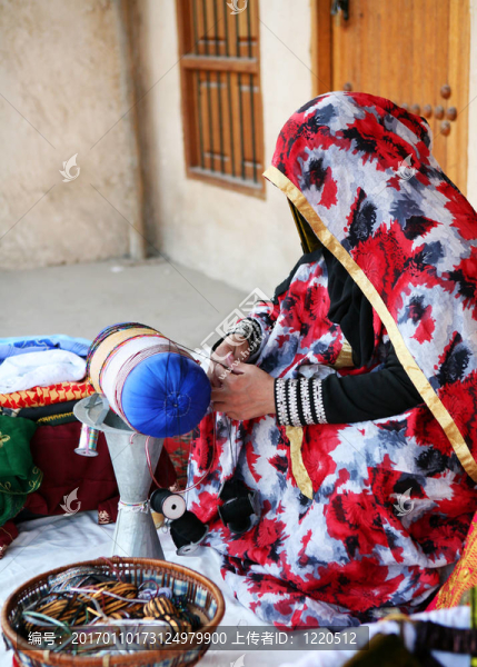 卡塔爾的手工藝人-匯圖網(wǎng) www.fosd68.com 卡塔爾的手工藝人