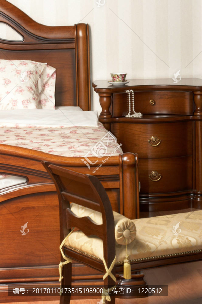 杯和項(xiàng)鏈-匯圖網(wǎng) www.fosd68.com 杯和項(xiàng)鏈