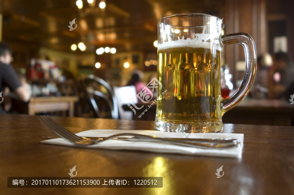 啤酒