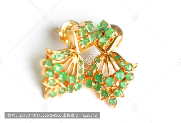 金色的耳環(huán)