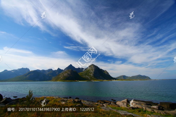 海；山和云