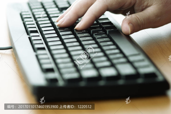 在電腦上工作