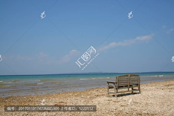 介紹湖岸邊