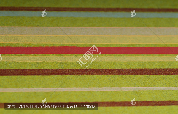 綠色背景上帶有彩色線條的壁紙