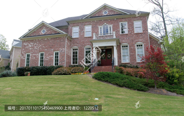 Hill的漂亮的房子