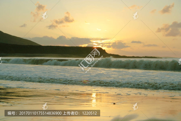 海岸日落。