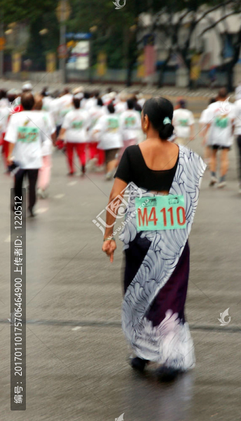 一位在競(jìng)爭(zhēng)中的印度夫人-匯圖網(wǎng) www.fosd68.com 一位在競(jìng)爭(zhēng)中的印度夫人