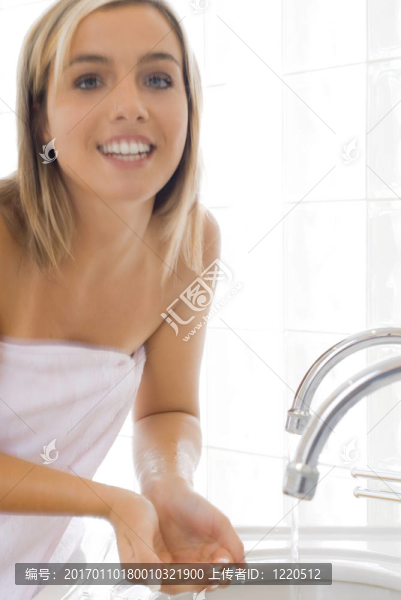 開玩笑的水