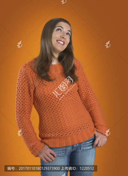 可愛的女孩期待的頂部