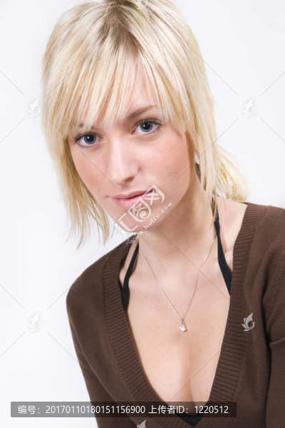 年輕漂亮的女孩