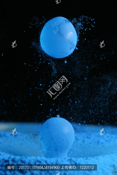 水滴；青色粉