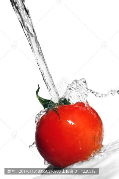 西紅柿和水