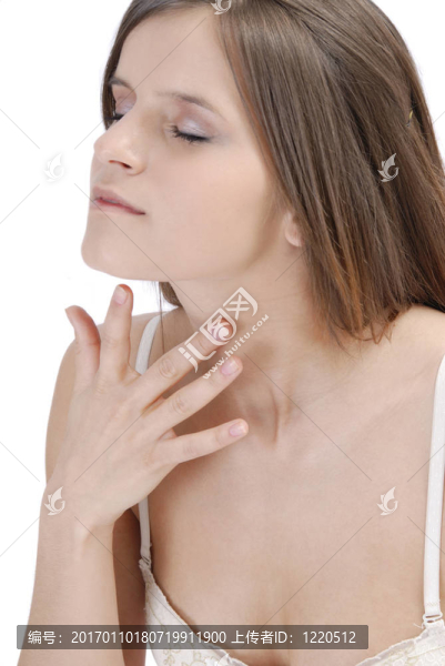 女人涂奶油