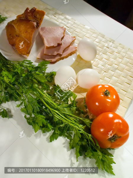 雞蛋；香菜；番茄