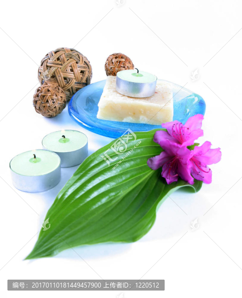 綠葉；肥皂和蠟燭