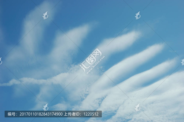 天空中的云