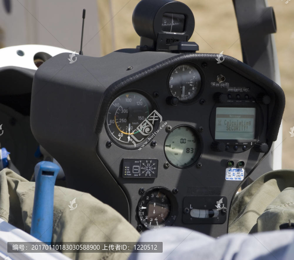 駕駛艙-匯圖網(wǎng) www.fosd68.com 駕駛艙