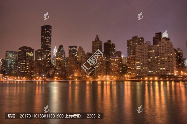 曼哈頓市中心的夜晚；紐約