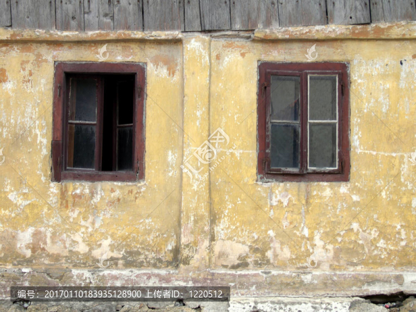 兩個(gè)老窗-匯圖網(wǎng) www.fosd68.com 兩個(gè)老窗