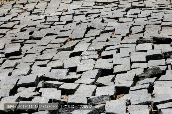 花崗巖塊體形成模式